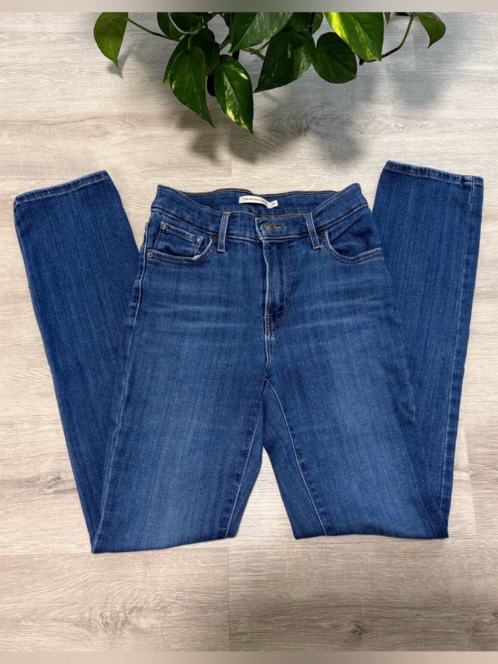 Levi's 724 High-Rise Straight Jeans-Medium Wash